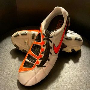Nike T90 Total 90 Strike III FG Soccer Cleats